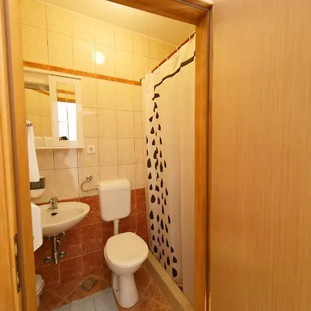 Francesca Gostinjska kuća Baska (Krk)
